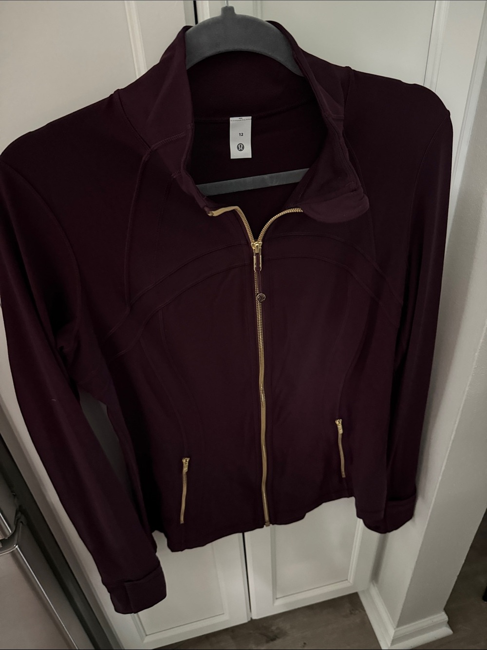lululemon athletica Women's Plum/Burgundy Zip-Up Jacket with Gold Zippers, sz 12